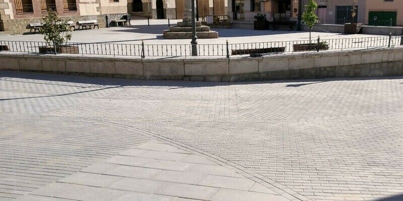 PAVIMENTACION-Y-ADOQUINADO-PLAZA-ESPANA-TORRICO-800x400-1-1